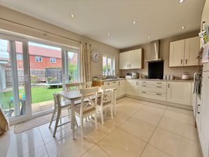 Photo 21- click for photo gallery